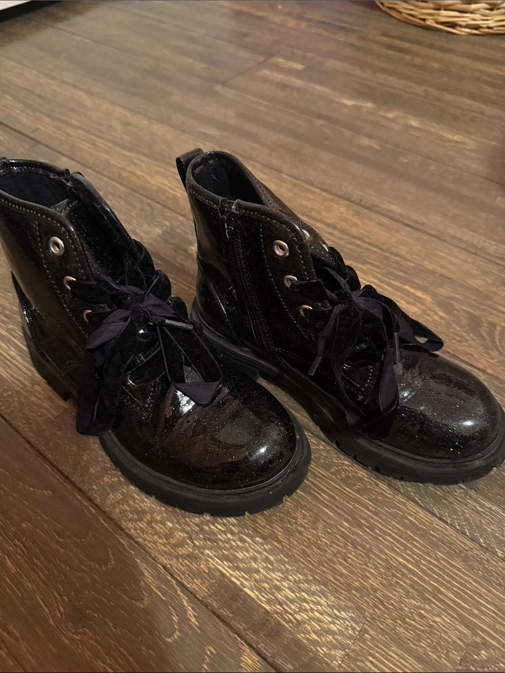 N/A stylish black